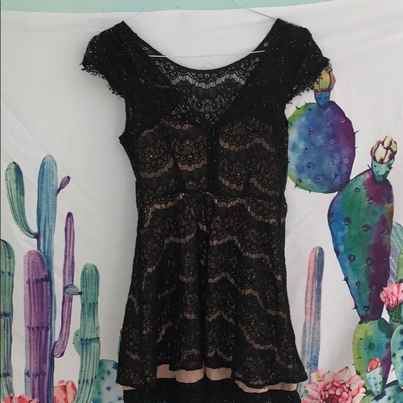 black lace dress - Picture 4 of 4